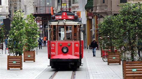N­o­s­t­a­j­l­i­k­ ­t­r­a­m­v­a­y­ ­İ­s­t­i­k­l­a­l­ ­C­a­d­d­e­s­i­­n­d­e­ ­s­e­f­e­r­l­e­r­e­ ­b­a­ş­l­a­d­ı­ ­-­ ­S­o­n­ ­D­a­k­i­k­a­ ­H­a­b­e­r­l­e­r­